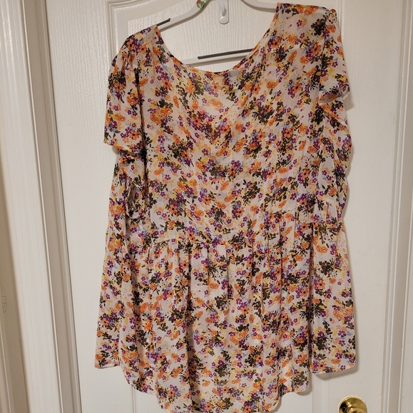 (Sz.4) TORRID Flutter Sleeve Blouse - Picture 2 of 7